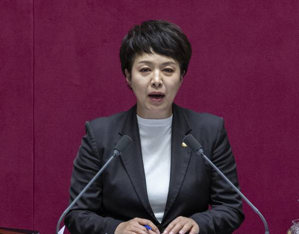 사진은 지난 9월 28일 국민의힘 김은혜 의원이 국회 증언·감정법 상정에 대한 필리버스터(무제한 토론)를 시작하는 모습. 2025.9.28 /연합뉴스