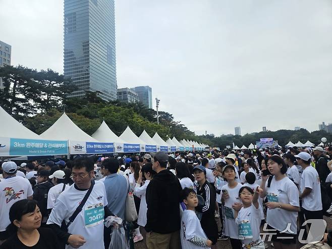 11일 서울 여의도공원 일대에서 '디즈니런 서울 2025'(Disney Run 2025)이 개최됐다.ⓒ 뉴스1/김진희 기자.