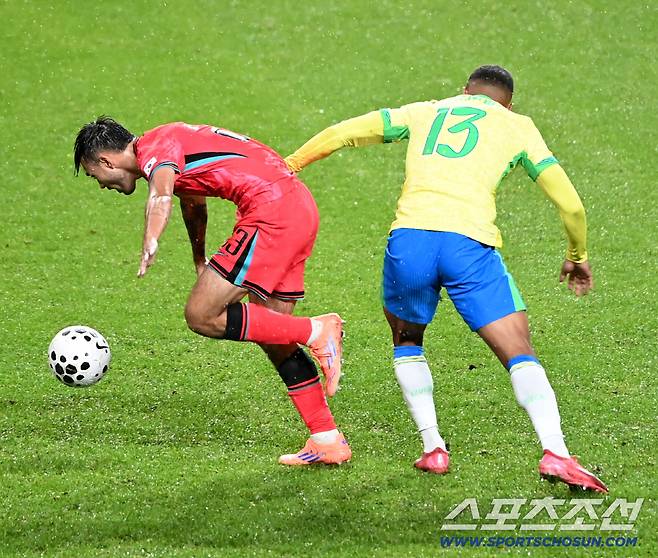 10일 서울월드컵경기장에서 열린 대한민국 축구대표팀과 브라질의 A매치 평가전, 옌스 카스트로프가 돌파를 시도하고 있다. 상암=허상욱 기자wook@sportschosun.com/2025.10.10/