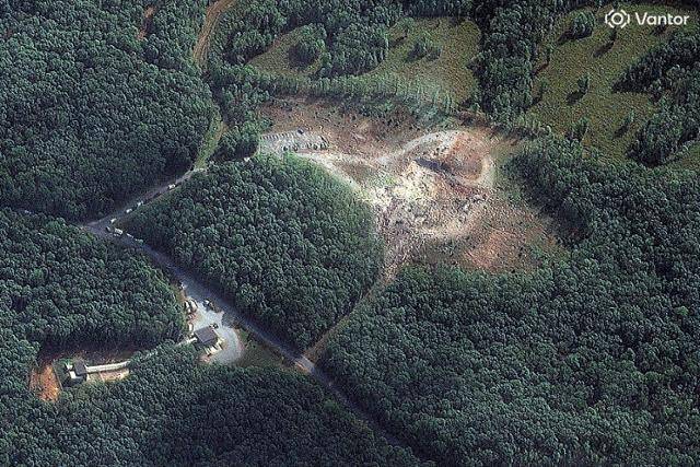 10일 폭발 사고가 발생한 테네시주 험프리스 카운티 '애큐럿 에너제틱 시스템스(AES)' 공장을 촬영한 위성 사진. 험프리스=로이터 연합뉴스