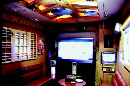 한 노래방의 내부 모습. 중앙포토