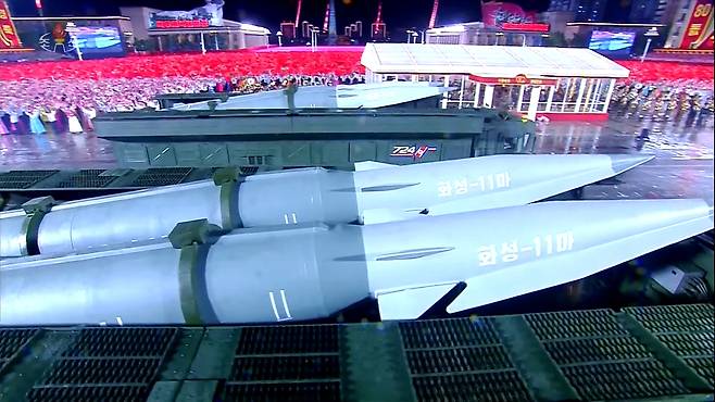 극초음속 단거리탄도미사일(SRBM) ‘화성-11마’의 모습. 조선중앙TV화면 ·연합뉴스