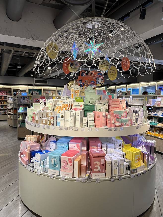 일본 잡화점 로프트 시부야점에 마련된 K-뷰티존. 강승연 기자