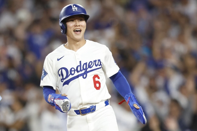 로스앤젤레스 다저스의 포스트시즌을 함께 하고 있는 김혜성. EPA 연합뉴스