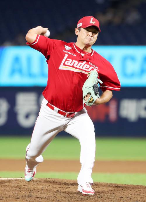 인천 SSG 랜더스의 불펜 투수 노경은. /SSG 랜더스 제공