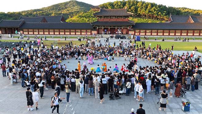 제71회 백제문화제, 95만 관람객의 열기 속에 성황리 폐막… ‘아름다운 백제, 빛나는 사비’의 감동 남겨