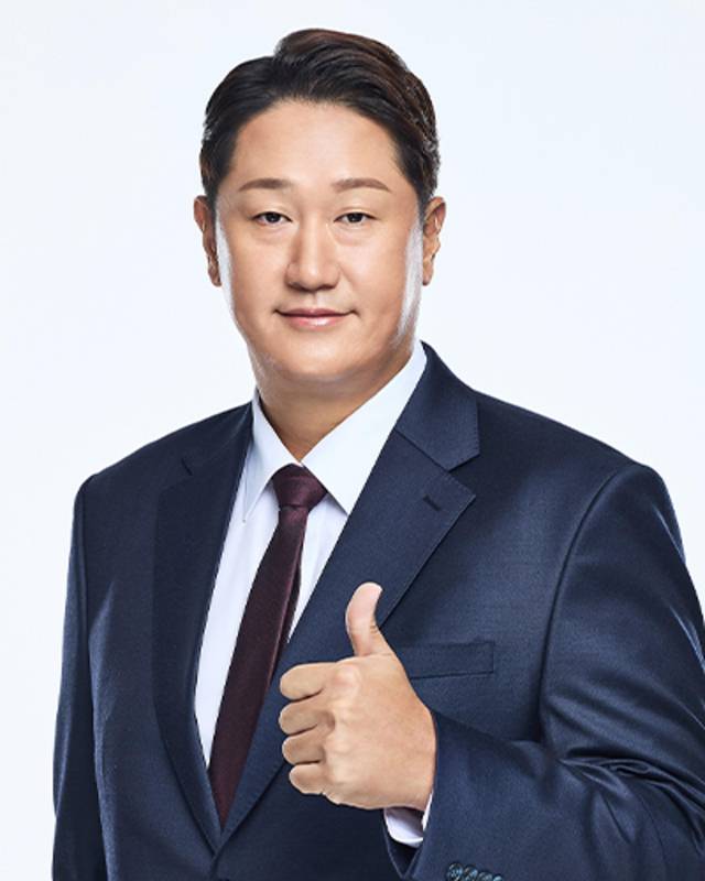 부산예총은 오는 21~22일 이틀간 부산 영화의전당과 부산콘서트홀에서 '부산아트빌리지 흥축제'를 개최한다. 21일 개막식에 이어 명사 특강을 진행하는 롯데 자이언츠 레전드 이대호. 부산예총 제공