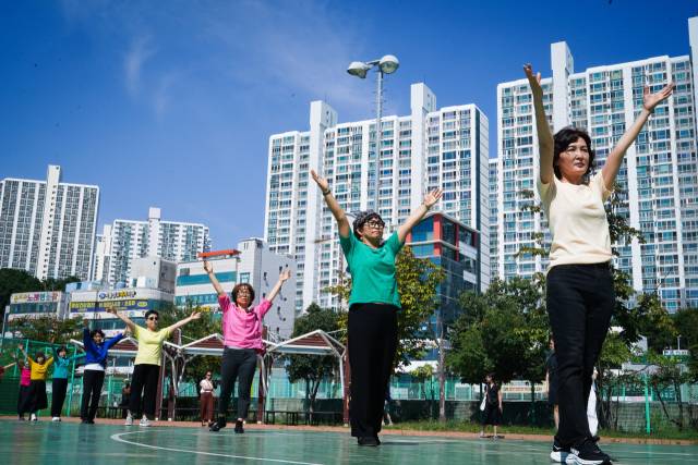 안나 안데렉 ‘실버 붐’(2025). 부산비엔날레조직위원회 제공