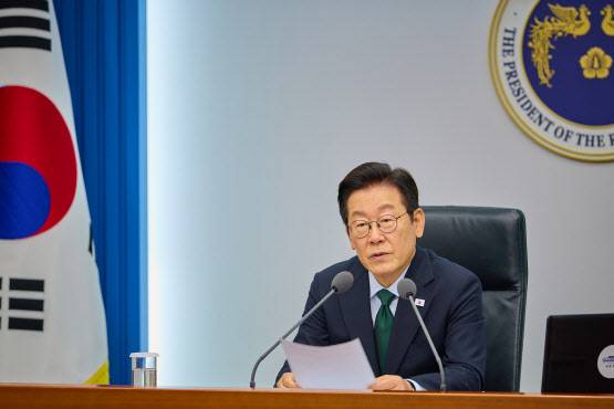 이재명 대통령이 13일 서울 용산 대통령실 청사에서 열린 수석보좌관회의에서 발언하고 있다(사진=대통령실).