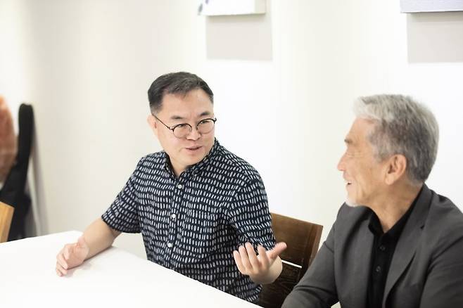 20년 동고동락한 정재열 음악감독과 가객 장사익(오른쪽) 행복을뿌리는판 제공