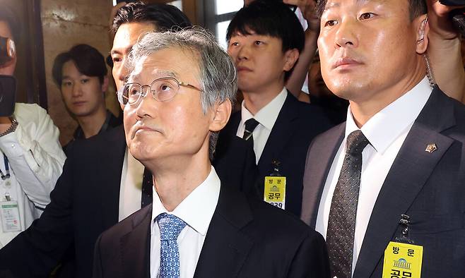 조희대 대법원장이 13일 국회 법제사법위원회 국정감사에 출석하기 위해 국회 본청으로 들어서고 있다. 김경호 선임기자 jijae@hani.co.kr