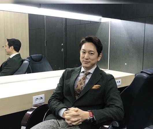 아나운서 출신 방송인 한석준이 건강 이상으로 쓰러진 후의 근황을 전했다. 한석준SNS