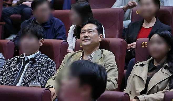 장동혁 대표가 지난 7일 서울 영등포구 한 극장에서 '건국전쟁2'를 관람하고 있다. (국민의힘)