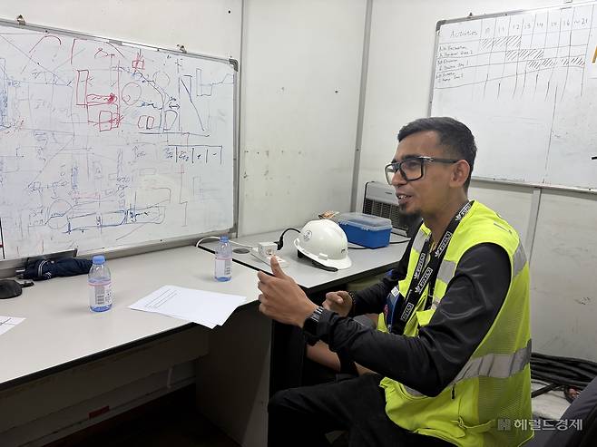 2010년부터 싱가포르 건설현장 안전관리자로 근무해온 딘(Din)씨가 WSH Act 제정 이후의 현장 분위기 변화에 대해 설명하고 있다. 신혜원 기자