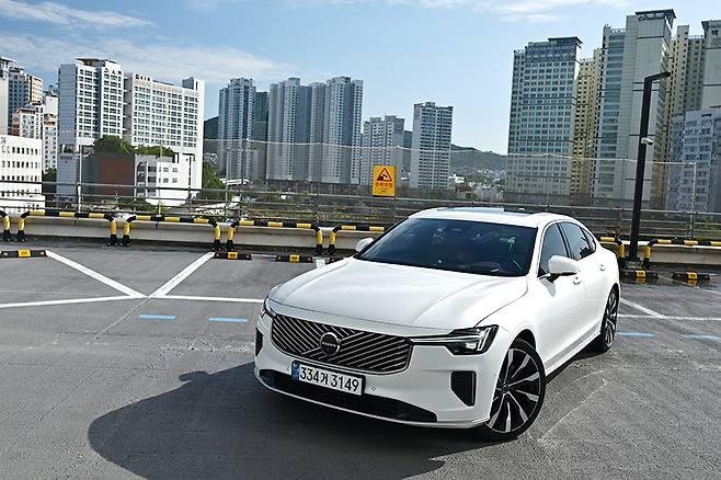 볼보 S90 B5 AWD 울트라. 사진: 김학수 기자