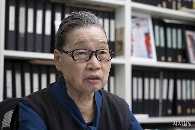 2025년 9월15일 이희자 태평양전쟁피해자보상추진협의회 공동대표가 서울 용산구 청파로에 있는 민족문제연구소에서 야스쿠니 무단 합사 철회 3차 소송의 의미를 설명하고 있다. ⓒ시사IN 이명익