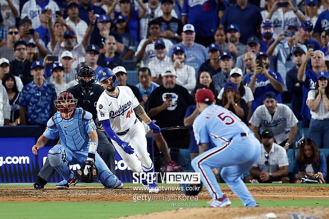 ▲ 커커링은 2사 만루에서 파헤스의 투수 땅볼을 잘 처리하지 못하며 비극의 주인공이 됐다