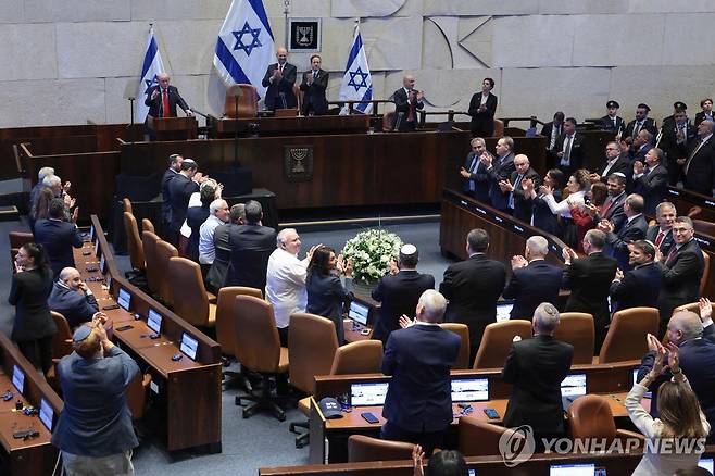 이스라엘 크세네트, 도널드 트럼프 미국 대통령에게 기립박수 [AFP 연합뉴스. 재판매 및 DB 금지]