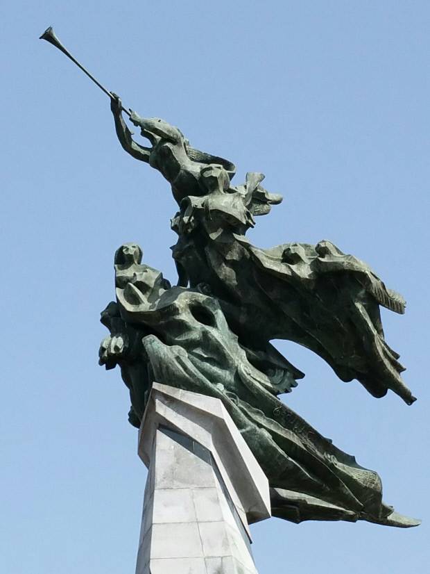 김영중 ‘큰 뜻’, 1983, 중외공원 (옛 어린이공원)