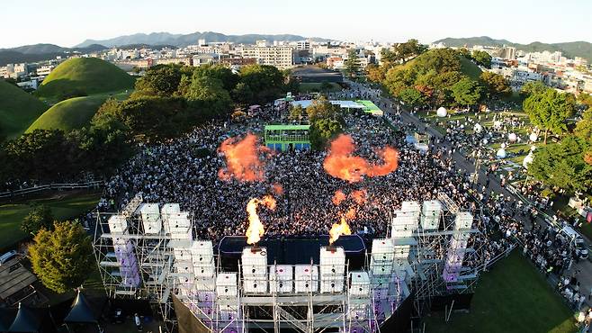 경주 도심 무대에서 열린 제52회 신라 문화재 모습. /경주시 제공