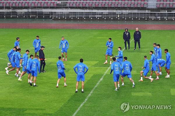 경기전날 훈련중인 파라과이 대표팀. ⓒ연합뉴스