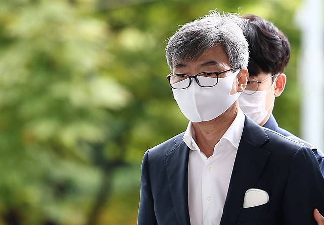 이종호 전 블랙펄인베스트 대표가 지난 12일 서울 서초구 순직 해병 특검에 참고인 조사를 받기 위해 출석하고 있다. /연합뉴스