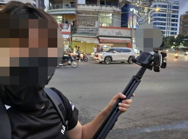 A 씨는 방송 이후 현지서 찍은 사진과 함께 “숙소로 이동 중“이라는 공지를 올렸다. @플랫폼 SOOP 내 BJ의 공지