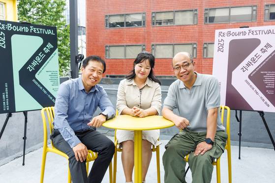 올해 ‘리:바운드 축제’에 참가하는 지역 예술가들. 김호준 전통연희놀이연구소 연출가, 손신형 충북도립극단 운영실장, 이삼우 극단 예도 연출가(왼쪽부터). [사진 예술경영지원센터]