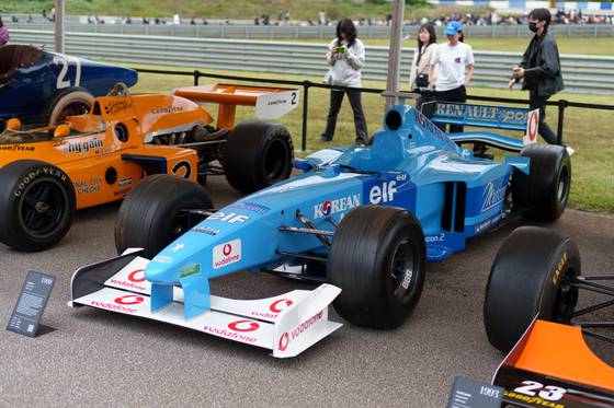 Benetton B199 Formula One racing car is parked at the Peaches Run Universe 2025 show run event in Yongin, Gyeonggi on Sunday. [CHO YONG-JUN]