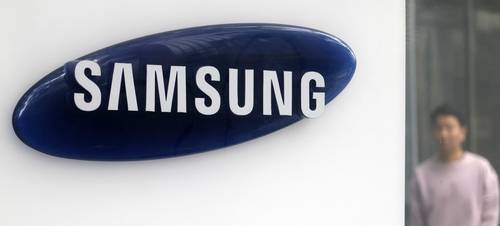 삼성전자는 2025년 3분기 잠정 실적으로 연결기준 매출 86조 원, 영업이익 12조 1,000억 원을 발표했다. 이는 전년 동기 대비 매출은 8.72%, 영업이익은 31.81%가 늘어난 수치로, 분기 기준 역대 최대 매출을 기록했으며 영업이익도 시장 기대치(약 10조 원)를 크게 상회하는 어닝 서프라이즈 보여줬다. 2025.10.14 [김호영기자]