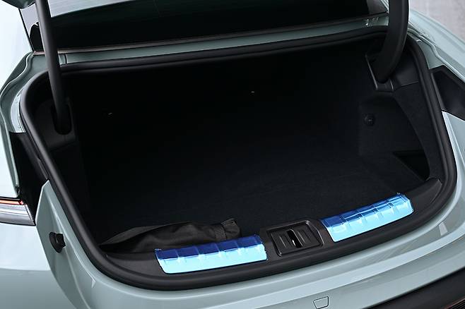 포르쉐 타이칸 4S. 사진: 김학수 기자