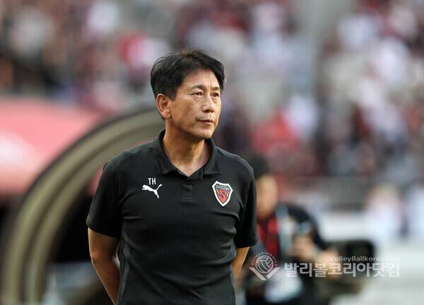포항스틸러스, 박태하 감독과 3년 재계약 체결.