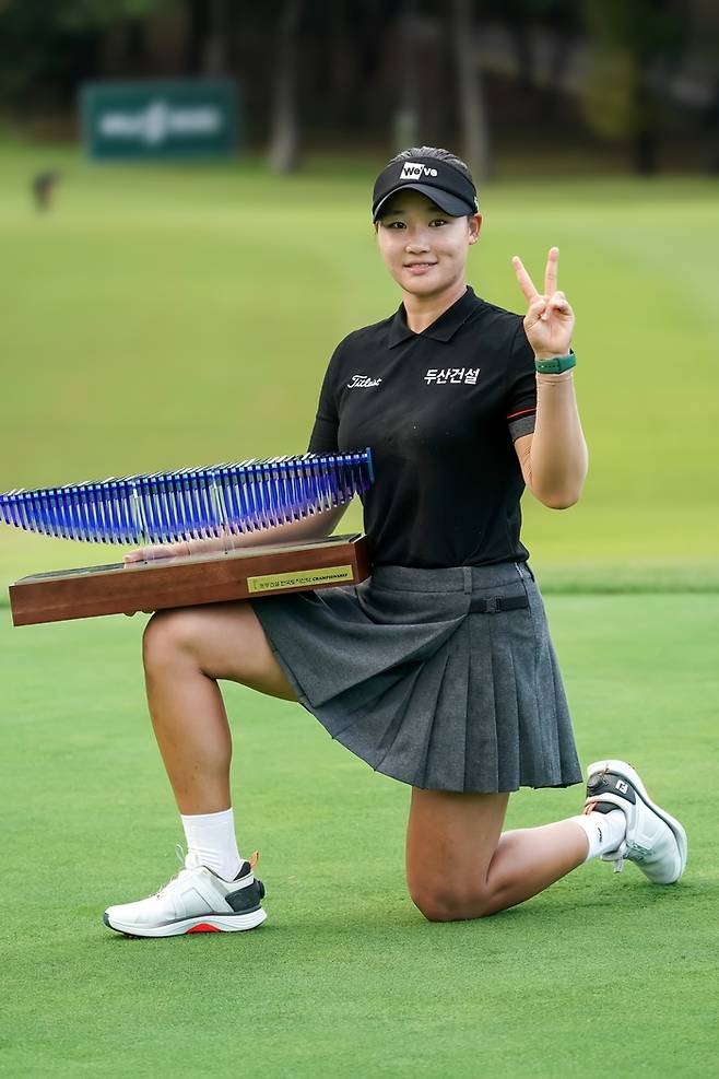 김민솔은 4일 전북 익산 컨트리클럽에서 열린 ‘2025 동부건설·한국토지신탁 챔피언십 최종 라운드에서 우승을 차지했다. 사진 | KLPGA