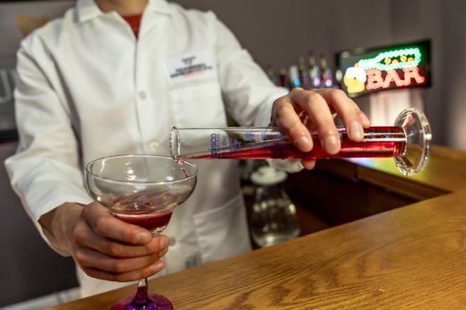 GLP-1 계열 비만치료제가 알코올 섭취에 미치는 영향을 확인하는 실험에 사용된 알코올의 모습. 미국 버지니아공대 CLAYTON METZ 제공.