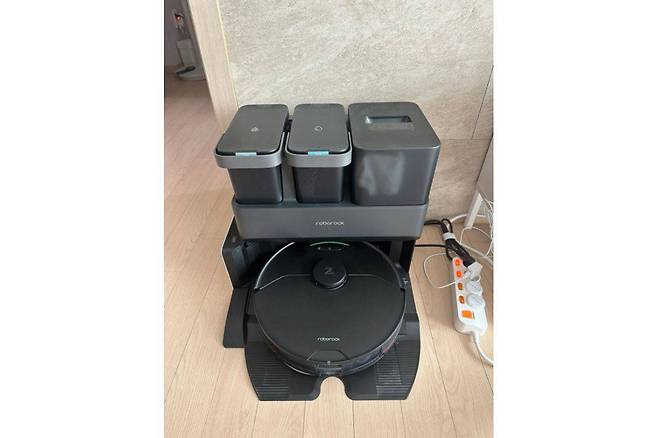 로봇청소기 중고 거래 시 공장 초기화를 해야 한다 / 출처=IT동아