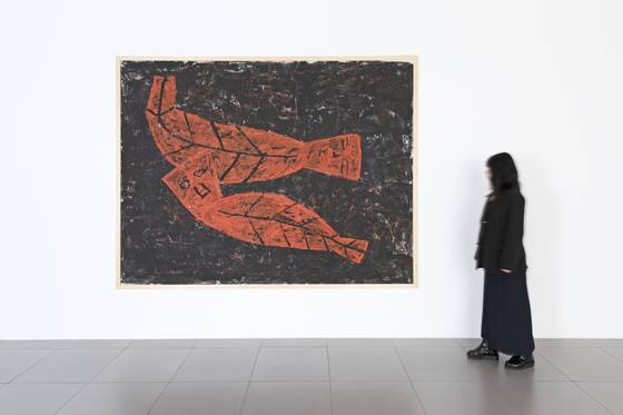 노은님은 ‘두나무 잎사귀 사람들’(1986)에 대해 “낙엽·물고기·사람, 보이는 대로 보면 된다” 했다. [사진 현대화랑]