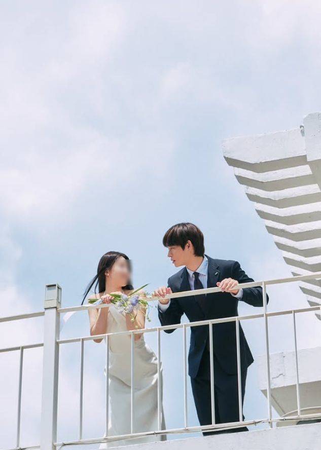 [서울=뉴시스] 가수 최낙타(본명 최정호·35)가 결혼한다. (사진=최낙타 인스타그램 캡처) 2025.10.15. photo@newsis.com *재판매 및 DB 금지