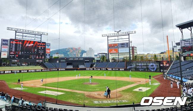 [OSEN=대전, 이상학 기자] 한화가 14일 대전 한화생명볼파크에서 상무와 마지막 연습경기를 치렀다. 14-4 승리. 2025.10.14 /waw@osen.co.kr