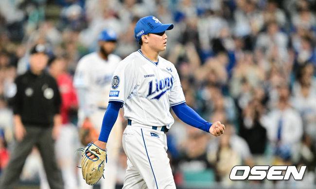 [OSEN=대구, 박준형 기자] 14일 대구 삼성라이온즈파크에서 ‘2025 신한 SOL뱅크 KBO리그’ 준플레이오프(5전 3선승제) 4차전 삼성 라이온즈와 SSG 랜더스의 경기가 열렸다.삼성은 아리엘 후라도, SSG는 김광현을 선발로 내세웠다.8회초 1사 삼성 배찬승이 SSG 한유섬을 삼진아웃 잡은뒤 주먹을 쥐며 기뻐하고 있다.   2025.10.14 / soul1014@osen.co.kr
