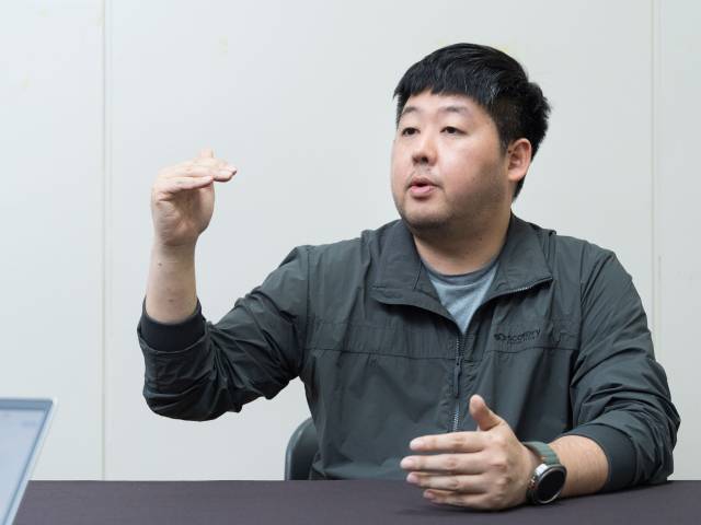 남윤민 넥슨 기술본부 팀장이 14일 진행된 서울경제와의 인터뷰에서 AWS와 공동 개발한 AI 모델을 설명하고 있다. 사진 제공=AWS