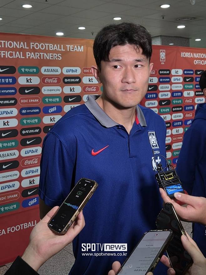 ▲ 14일 서울 마포구 서울월드컵경기장에서 열린 한국과 파라과이 축구 대표팀의 친선경기. 엄지성의 선제골과 오현규의 추가골로 한국이 2-0으로 이기면서 승리 분위기로 돌아섰다.