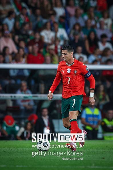 ▲ fifa world cup 2026 qualifier lisboa ball team players player portugal v hungary - fifa world cup 2026 qualifier teams bola lisbon football cristiano ronaldo futebol