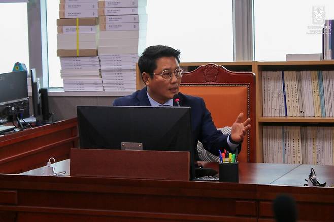 한국대학축구연맹이 15일 경기도의회 문화체육관광위원회와 ‘경기도 축구 활성화를 위한 정담회’를 진행했다.&nbsp; (박한동 회장) ⓒ한국대학축구연맹