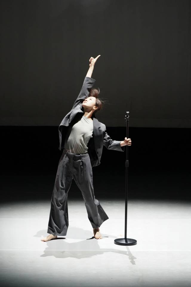지난해 청춤챌린지 최우수작인 이영우의 ‘Lights Out’ 공연 모습. 부산국제춤마켓 제공