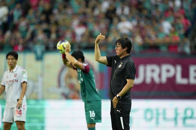 대전하나시티즌 황선홍 감독. /사진=대전하나시티즌