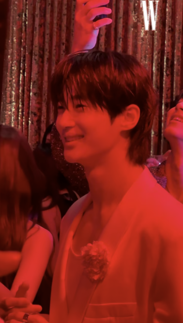 ⓒW코리아 공식 SNS