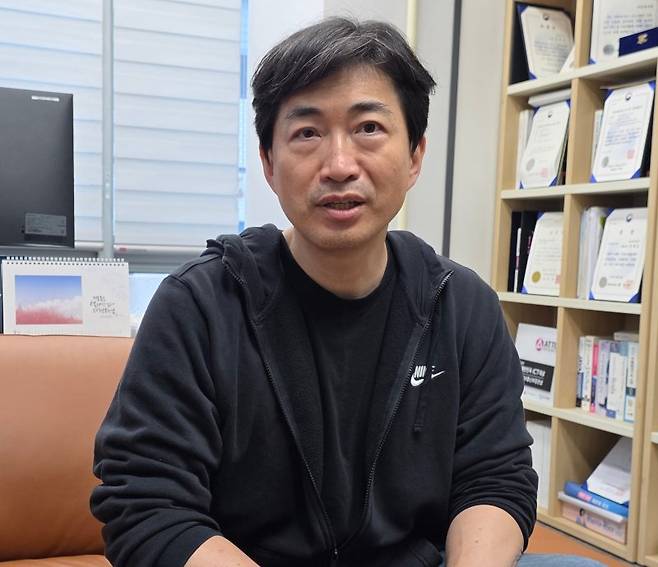 정재웅 국가AI전략위원회 AI 인프라 거버넌스·혁신 공동 TF 리더(아토리서치 대표)가 16일 파이낸셜뉴스와 인터뷰하고 있다. 사진=박성현 기자