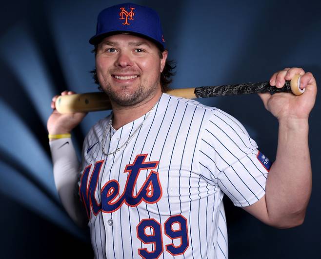 <yonhap photo-0509=""> PORT ST. LUCIE, FLORIDA - FEBRUARY 22: Luke Voit #99 of the New York Mets poses for a portrait on New York Mets Photo Day at Clover Park on February 22, 2024 in Port St. Lucie, Florida. Elsa/Getty Images/AFP (Photo by ELSA / GETTY IMAGES NORTH AMERICA / Getty Images via AFP)/2024-02-23 04:24:42/ <저작권자 ⓒ 1980-2024 ㈜연합뉴스. 무단 전재 재배포 금지, AI 학습 및 활용 금지></yonhap>