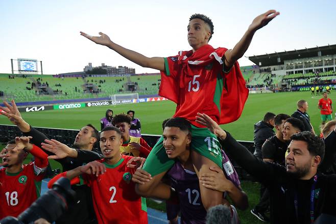 모로코 선수들이 U-20 월드컵 결승행을 확정한 뒤 기뻐하는 모습. 사진=AFP 연합뉴스