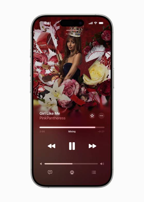 Apple Music introduced its AutoMix feature, in which AI automatically adjusts a song's tempo to ensure a smooth transition between tracks. [APPLE KOREA]